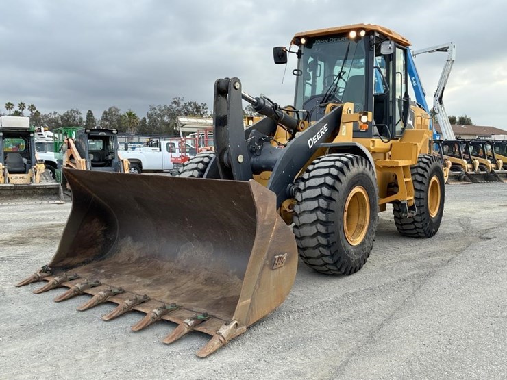 2020-deere-624l-image-1
