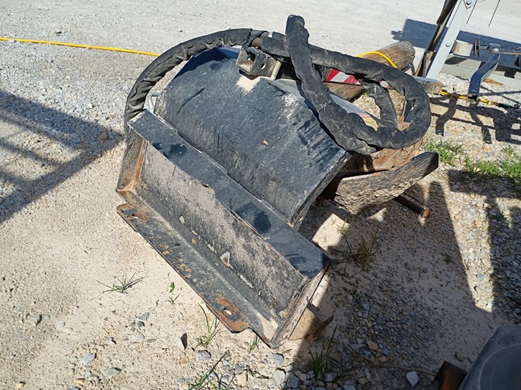 2017-ditch-witch-r300-image-62