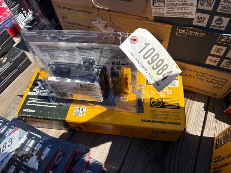 2188---dewalt-20-volt-sawzall-image-1