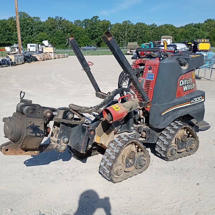 2017 DITCH WITCH R300