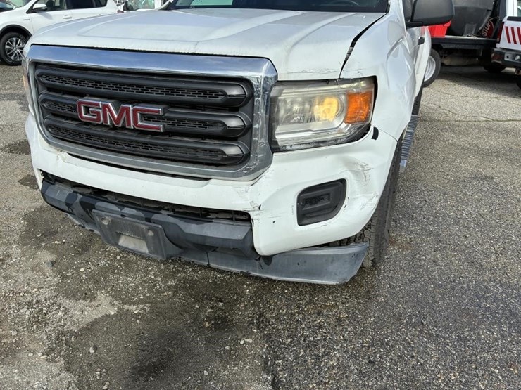 2016-gmc-canyon-image-7