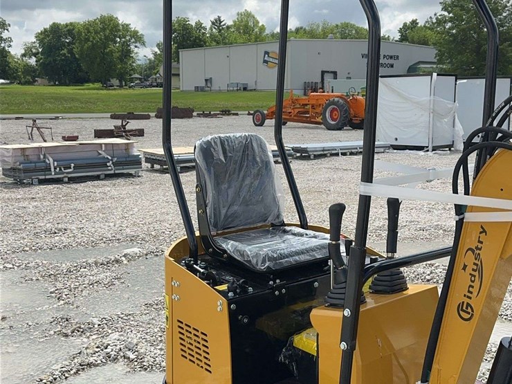 cfg-industrial-h13r-mini-excavator-image-14