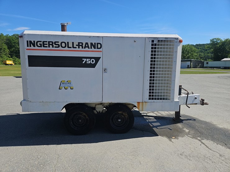 1984-ingersoll-rand-750-t/a-tow-behind-air-compressor-image-4