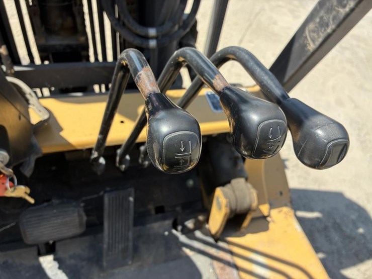 2009-caterpillar-gp40-image-18