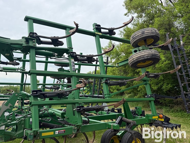 john-deere-2410-image-17