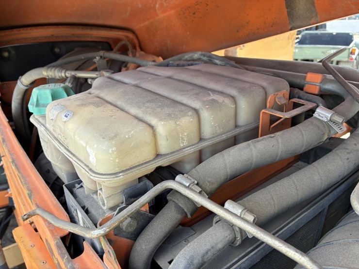 1999-john-deere-6410-image-30