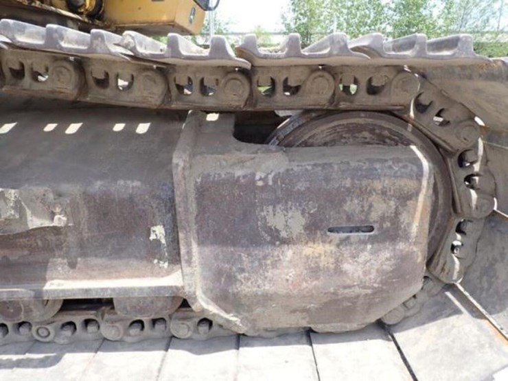 2009-deere-270d-lc-image-57