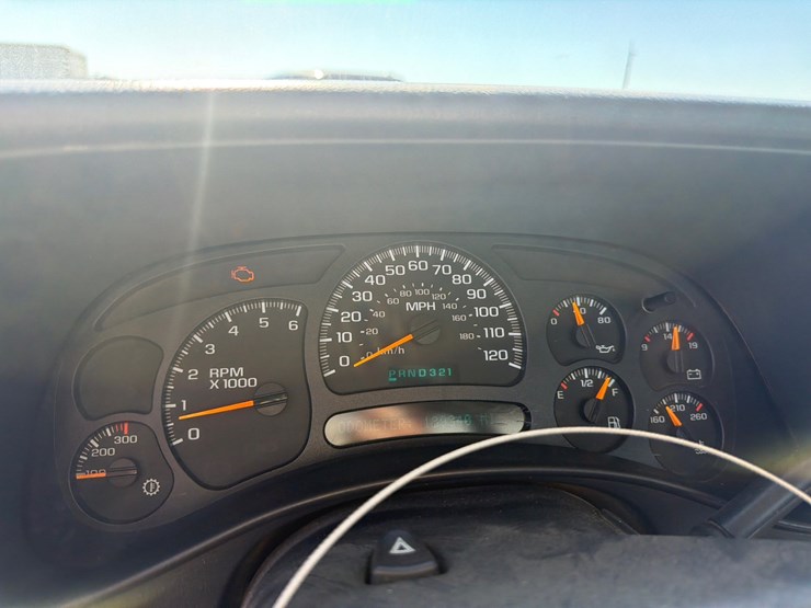 2005-chevrolet-2500hd-image-16