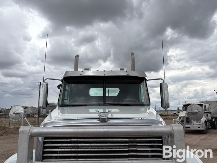 2017-freightliner-coronado-132-image-10