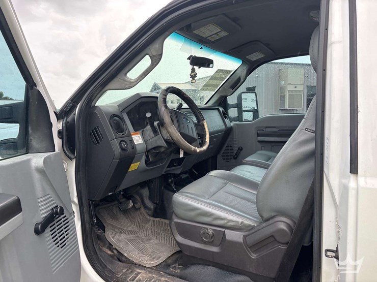 2015-ford-f550-image-8