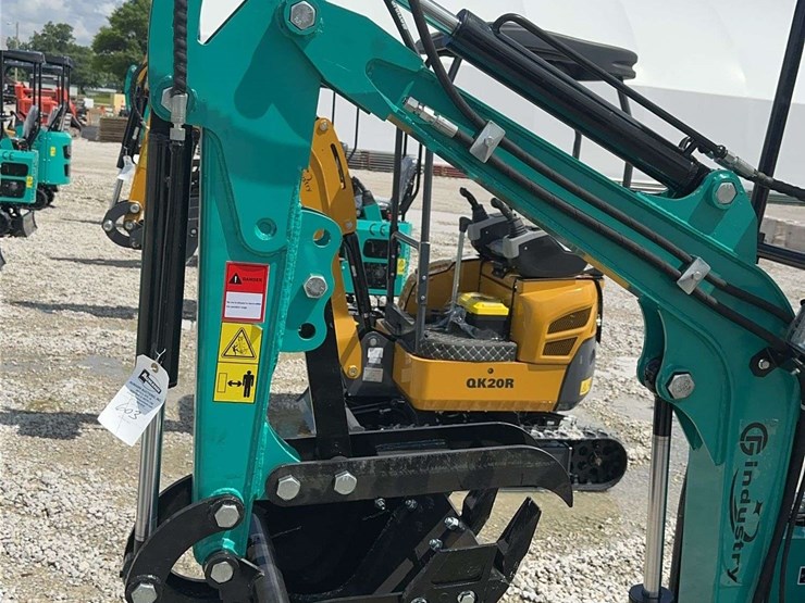 cfg-industrial-kv16r-mini-excavator-image-5