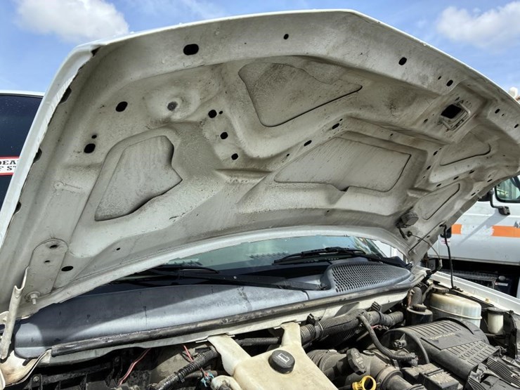 2013-chevrolet-express-3500-image-9
