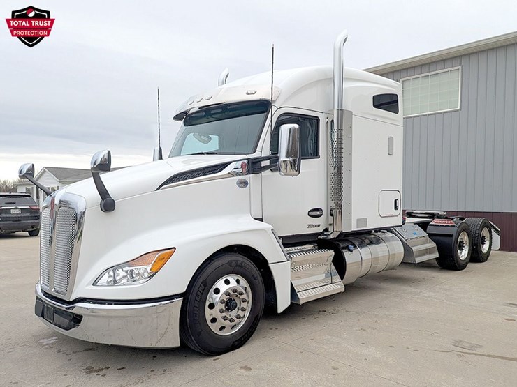 2024-kenworth-t680-image-1