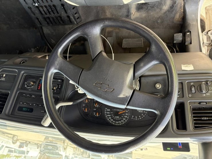 2006-chevrolet-2500hd-image-10