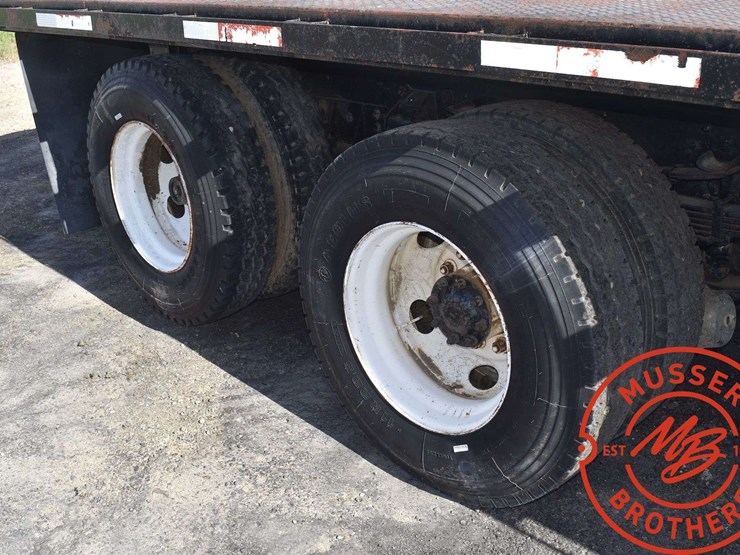 2002-ford-f750-image-27