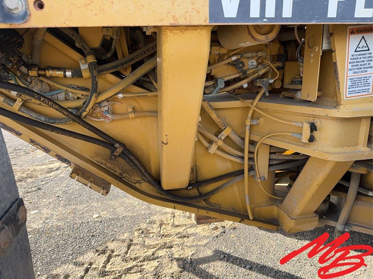 caterpillar-140h-image-16