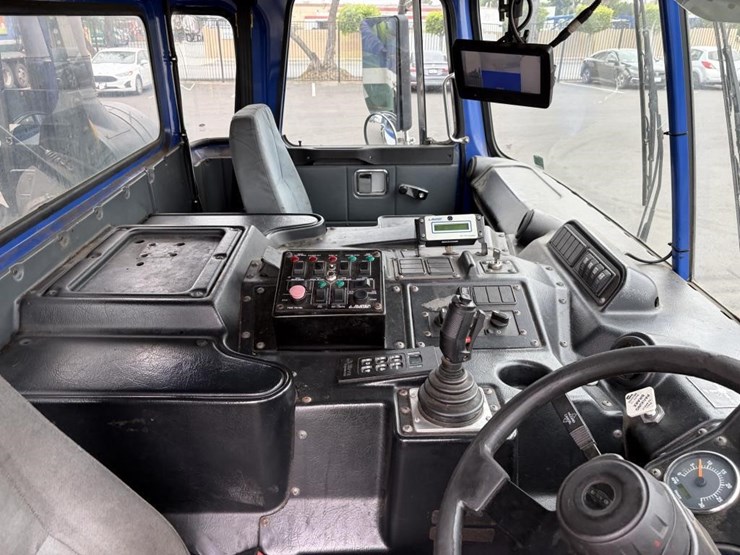 2012-autocar-xpeditor-image-22