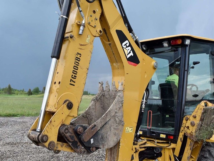 2016-caterpillar-420f2-it-image-36