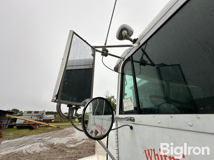 1997-freightliner-fld120-image-13