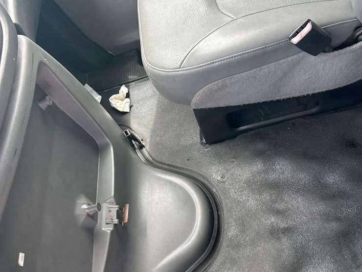 2007-ford-cargo-image-17