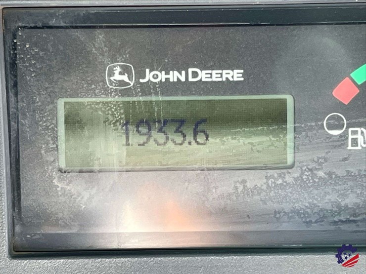 2020-deere-331g-image-44