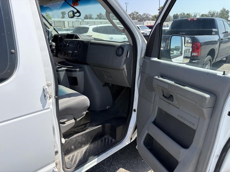 2010-ford-e350-sd-image-8