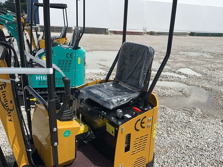 cfg-industrial-h13r-mini-excavator-image-5