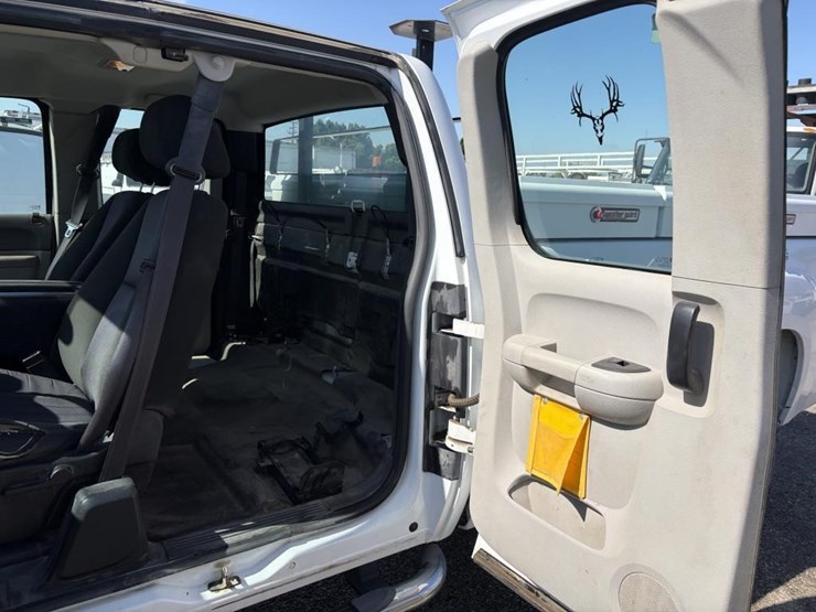 2012-gmc-3500hd-image-12