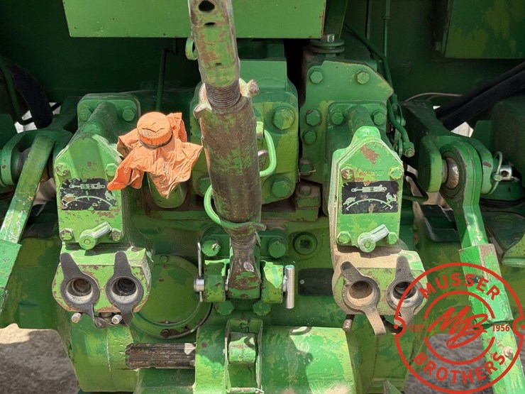 1975-john-deere-4030-image-10