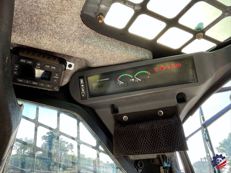 2020-deere-331g-image-42