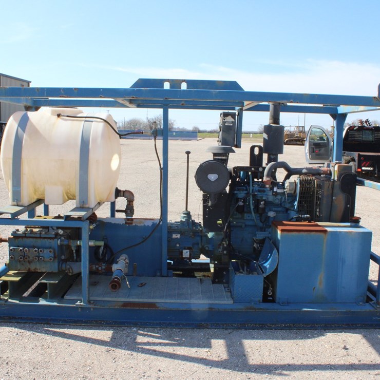 2010 JOHN DEERE 2010