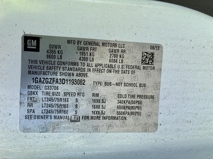 2013-chevrolet-express-3500-image-18