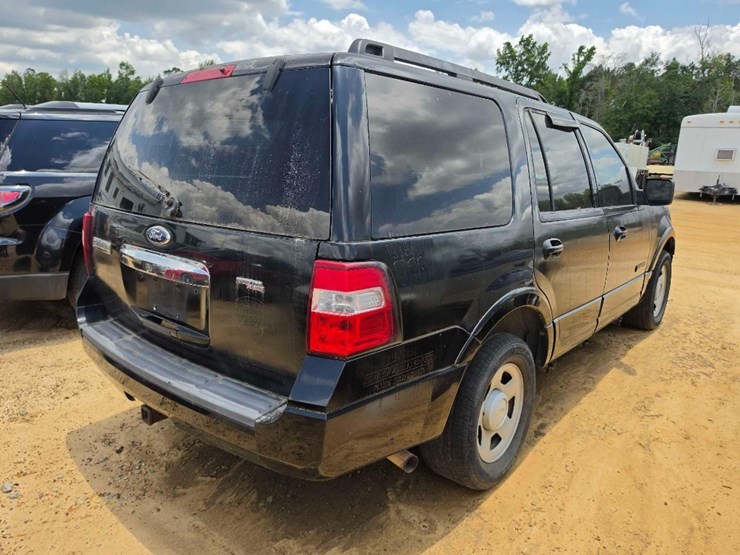 2008-ford-expedition-xlt-image-3