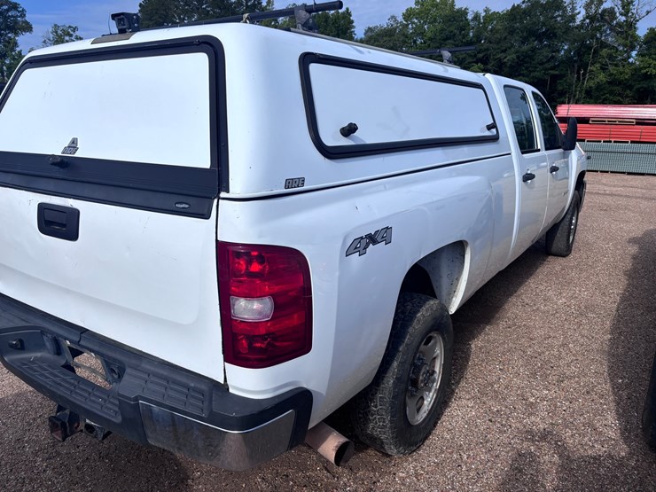2011-chevrolet-silverado-2500-image-3