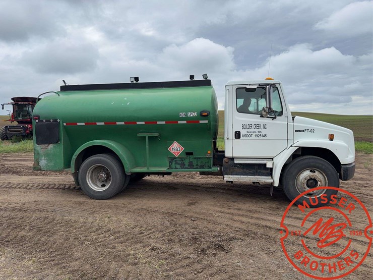 1998-freightliner-fl70-image-2