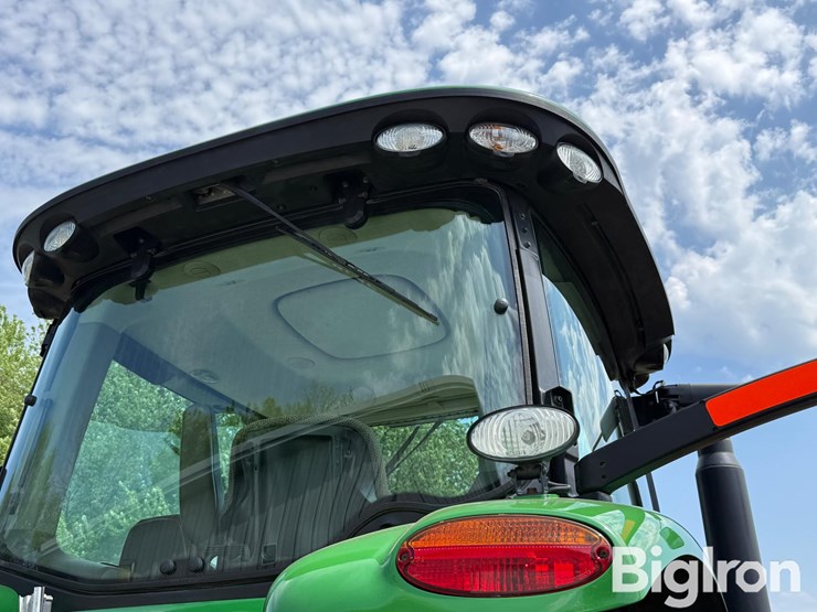 2012-john-deere-8285r-image-16