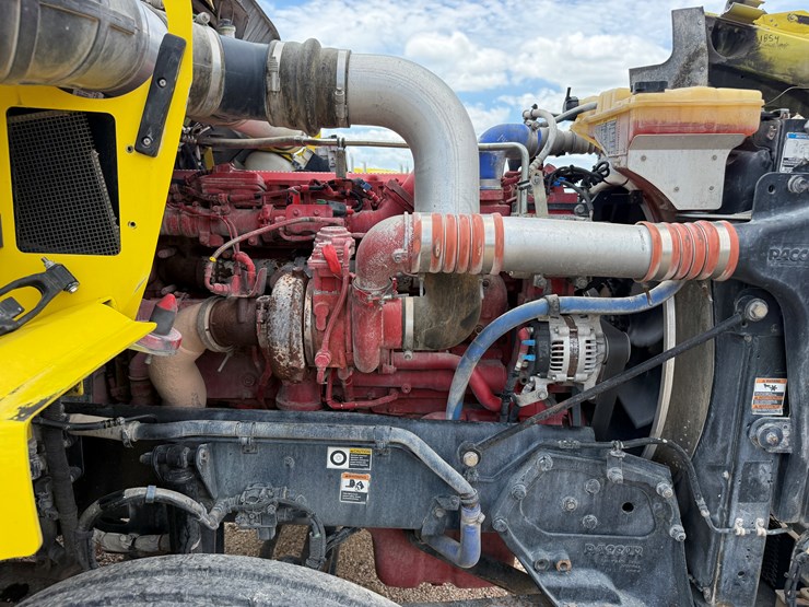 2015-kenworth-t800-image-17