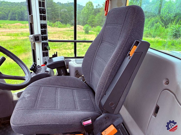 2014-volvo-l90g-image-98