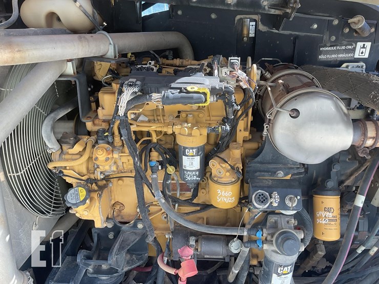 2014-caterpillar-tl943c-image-16