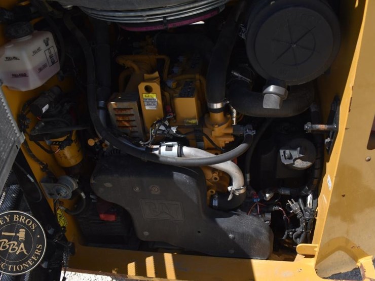 2021-caterpillar-262d3-image-31