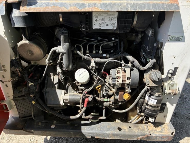 2008-bobcat-s570-image-22