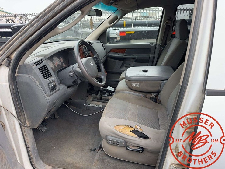 2006-dodge-ram-3500-image-23