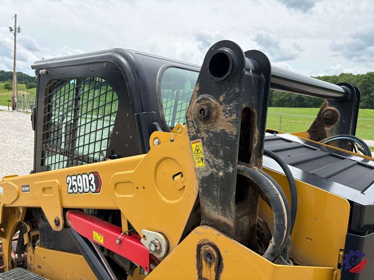 2022-caterpillar-259d3-image-16