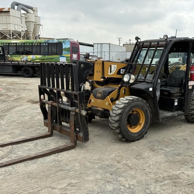 2015 CATERPILLAR TH255C