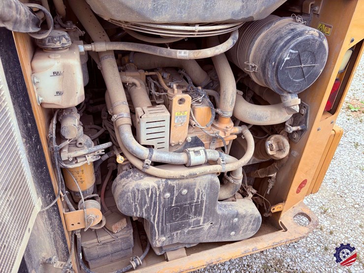 2020-caterpillar-259d3-image-52