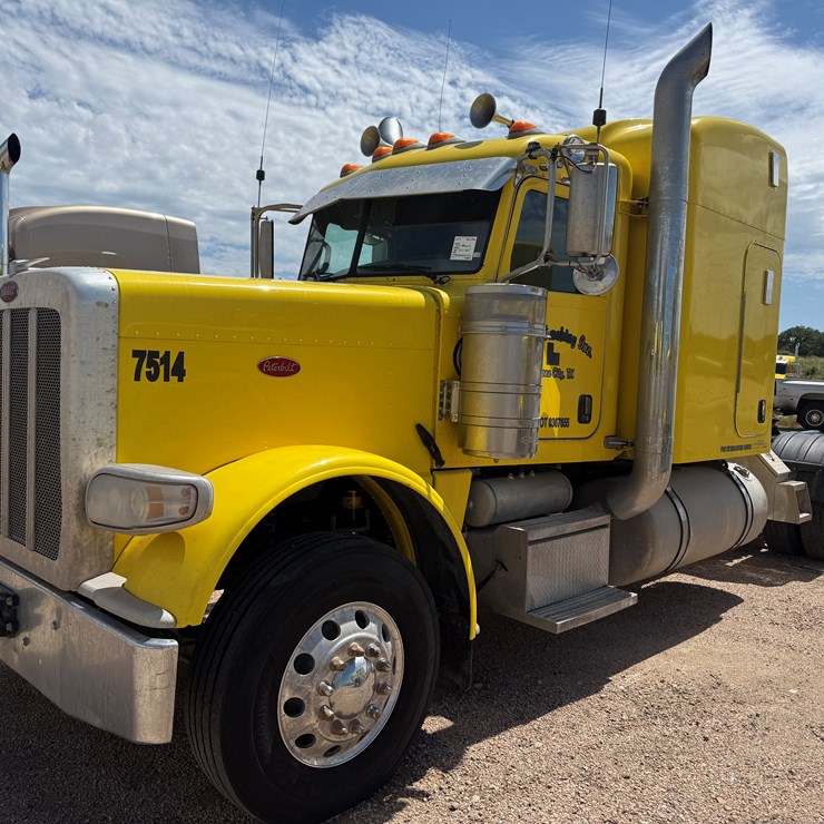 2014 PETERBILT 389