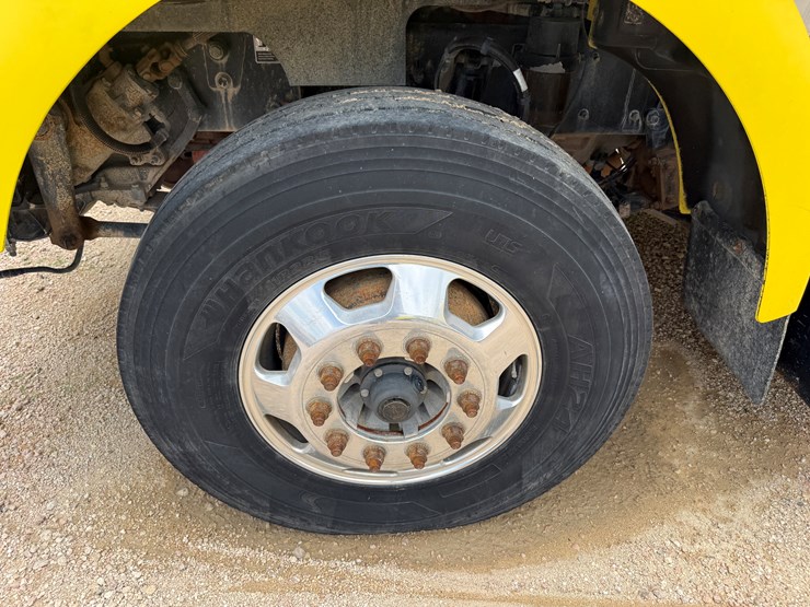 2015-kenworth-t800-image-14