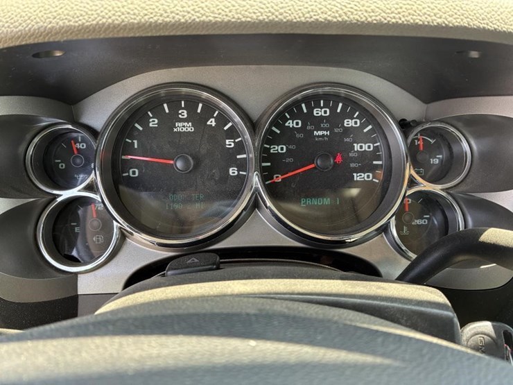 2012-gmc-2500hd-image-17