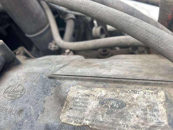 1998-mack-dm690s-image-10