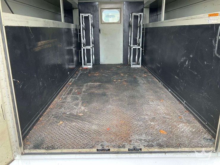 2013-ford-e350-image-47